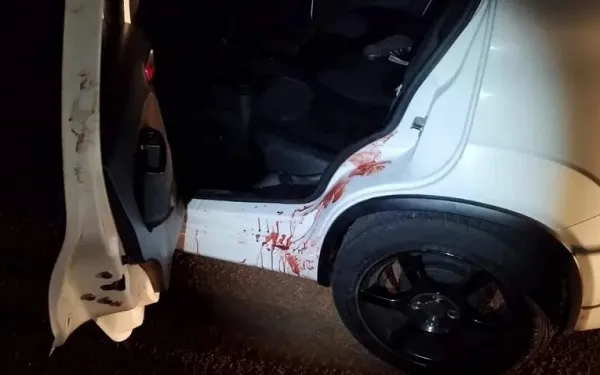 Casal é encontrado morto com sinais de tiros em carro abandonado