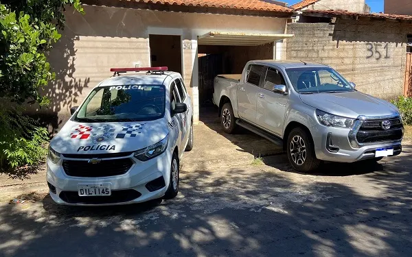 Hilux furtada é encontrada no Ipanema e homem é preso