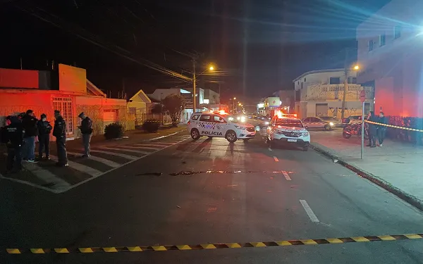Homem morre atropelado enquanto atravessava rua na Vila Rezende