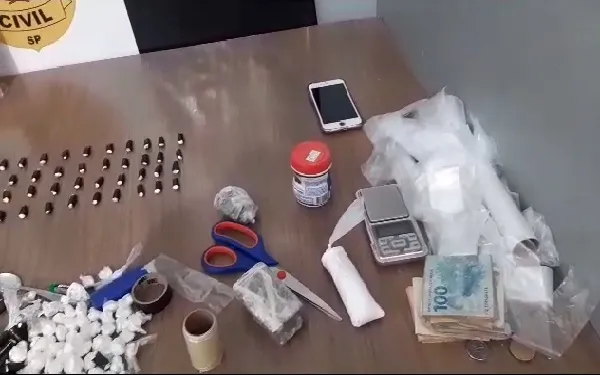 Irmãos do tráfico são presos com 500 porções de cocaína