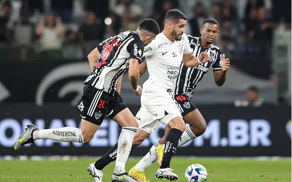 Corinthians vence Atlético-MG fora de casa e ganha fôlego