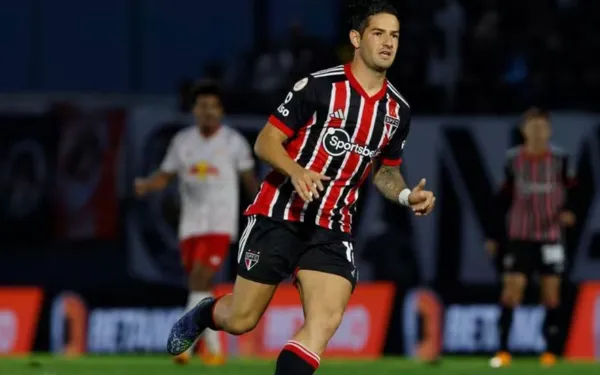 Com reservas, São Paulo empata com o Bragantino na reestreia de Pato