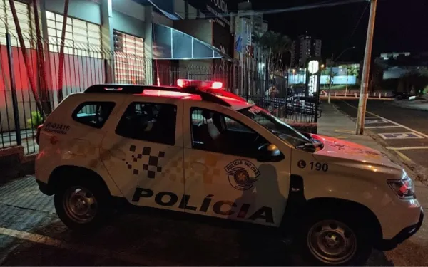 Casal é preso com cocaína escondida em painel de carro em Batatais