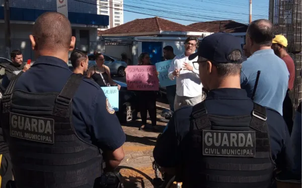 Após denúncia e protesto de vigilantes, Prefeitura abre investigação