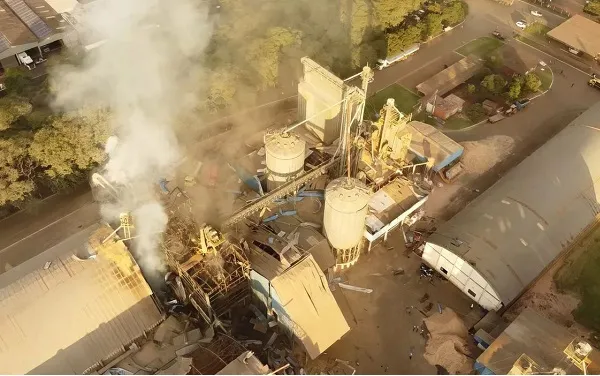 Oito pessoas morrem em explosão de silo no Paraná