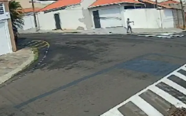 Suspeito de furtar carro sai da delegacia e ameaça denunciante