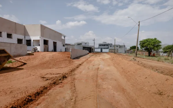 Prefeitura inicia pavimentação de rua no Jardim Luiza em Franca