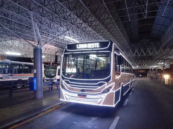 São José ilumina ônibus para o Natal