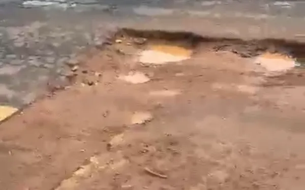 Buraco aberto pela Sabesp causa "chuva de barro" no Alvorada; assista