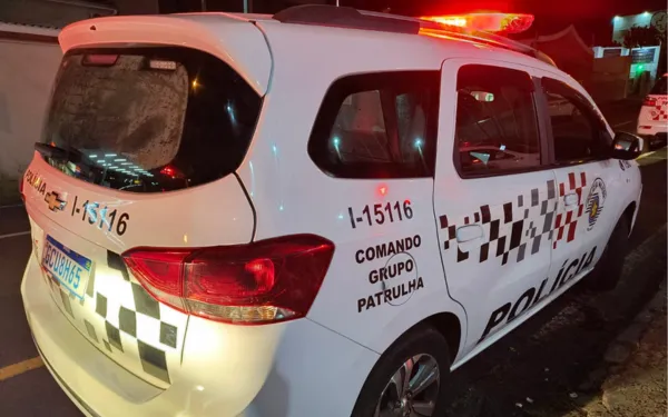 Bandido tenta fugir da PM com moto furtada em Pedregulho, cai e é preso
