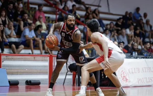 Franca vence Paulistano em São Paulo e está a uma vitória da semifinal do NBB