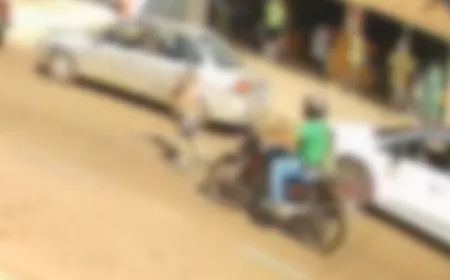 Menino tenta atravessar avenida correndo e acaba atropelado