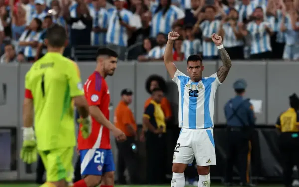 Argentina derrota Chile e se classifica para quartas da Copa América