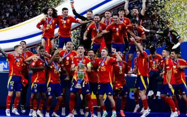 Espanha vence a Inglaterra e se torna primeira tetracampeã da Eurocopa