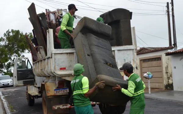 'Arrastão da Limpeza' retira mais de 23 toneladas de materiais em bairros da região norte de Franca