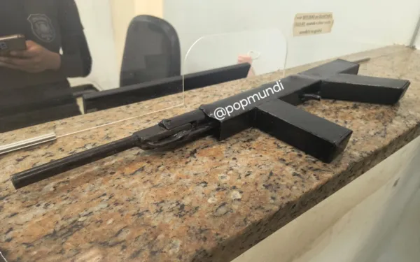 PM flagra assaltante com fuzil durante fiscalização de trânsito