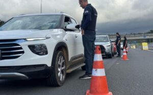 Operação fiscaliza quase mil motoristas e reforça o cerco contra a mistura de álcool e direção
