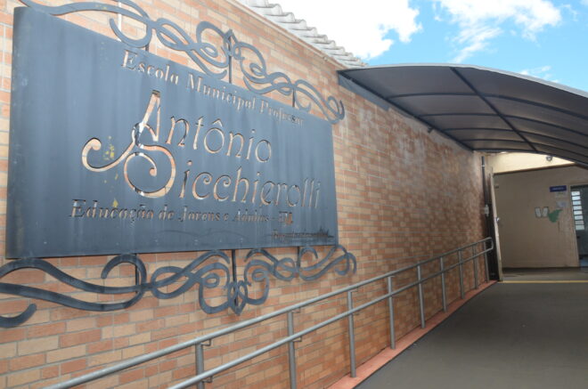 Escola Antônio Sicchieroli Cursinho Popular