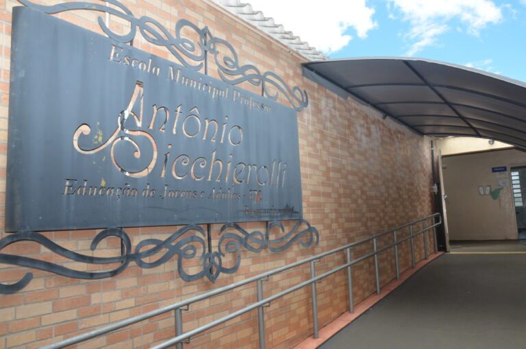 Escola Antônio Sicchierolli Cursinho Popular