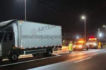 Pedestre morre após ser atingido por carro e caminhão na Rodovia Anhanguera