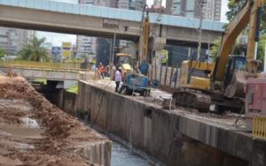 Intervenções contra enchentes avançam e mantêm trânsito parcialmente interditado