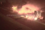 Colisão entre carretas provoca incêndio e mata motorista na Rodovia Anhanguera