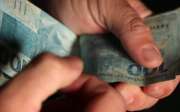 Falso advogado convence vítima a transferir R$ 800 por Pix