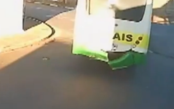 Idoso morre após ser atropelado por ônibus que transportava trabalhadores rurais em Ribeirão Corrente